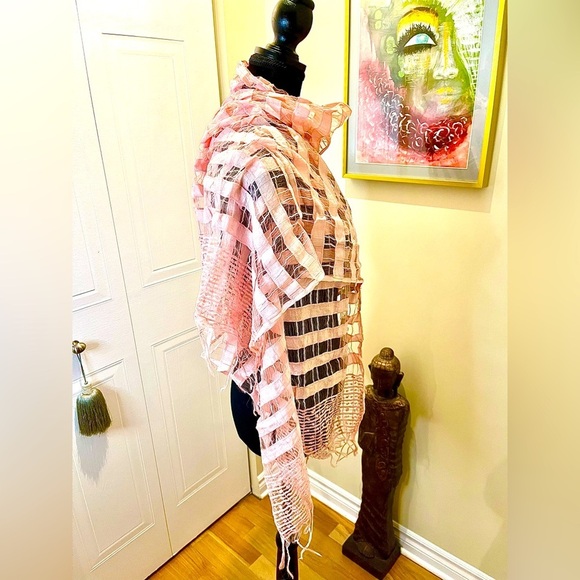 🆕🆒💕  Tunisian pashmina, delicate design & knotted fringe 💕✨ - Picture 7 of 8